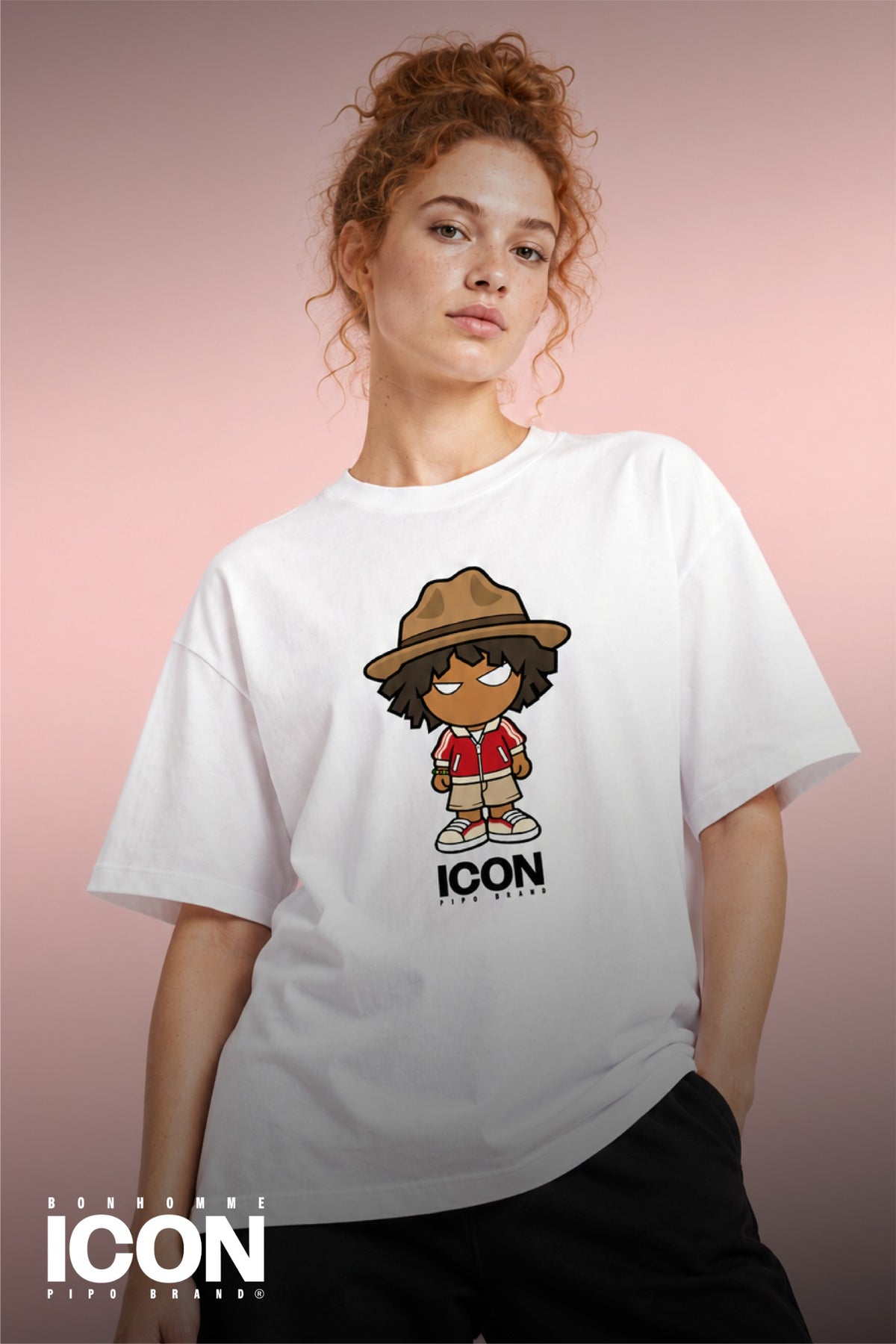 T-shirt blanc Bonhomme Icons Happy by Design : portrait porté de face.